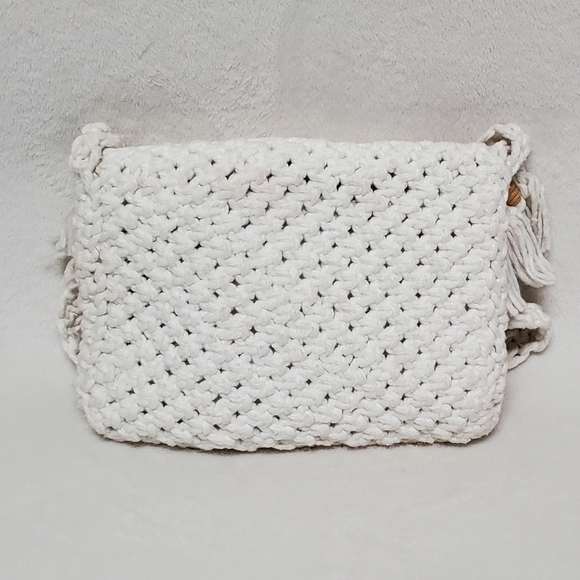 VINTAGE 60s Large White Crochet Wooden Beaded Whicker Eye Fringe Crossbody Purse - Picture 12 of 16